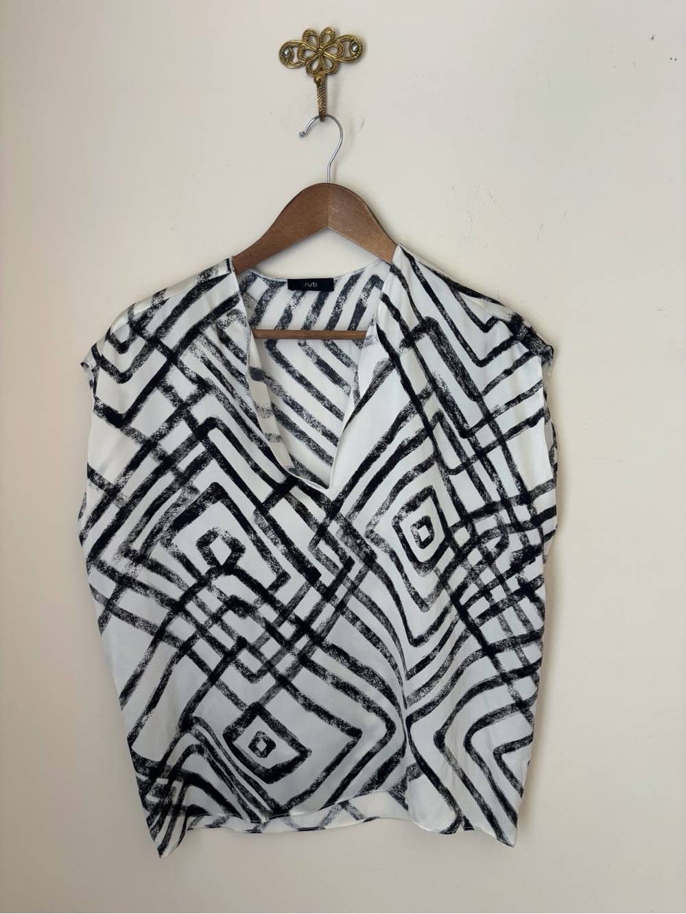 Ruti Geometric Print The All Day Washable Silk Top XS